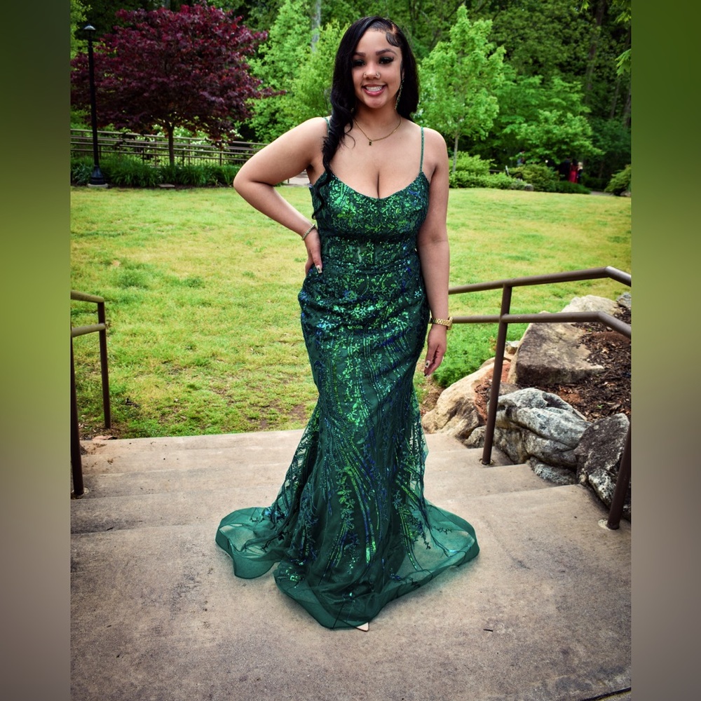 Sherri Hill stunning Emerald Sequin Mermaid Prom or Pageant gown